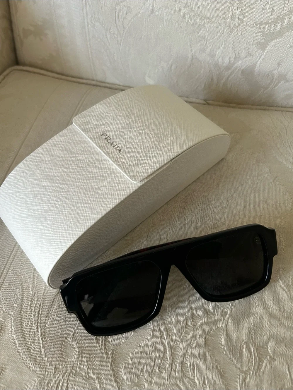 Authentic Prada SPR22Y 1AB-0S0 Sunglasses  Black Aviator Gray Lens Made in Italy